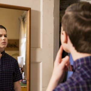 Young Sheldon 5: Ian Armitage in una scena