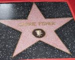Carrie Fisher: la figlia Billie Lourd e Mark Hamill alla cerimonia per la sua stella sulla Walk of Fame (FOTO)