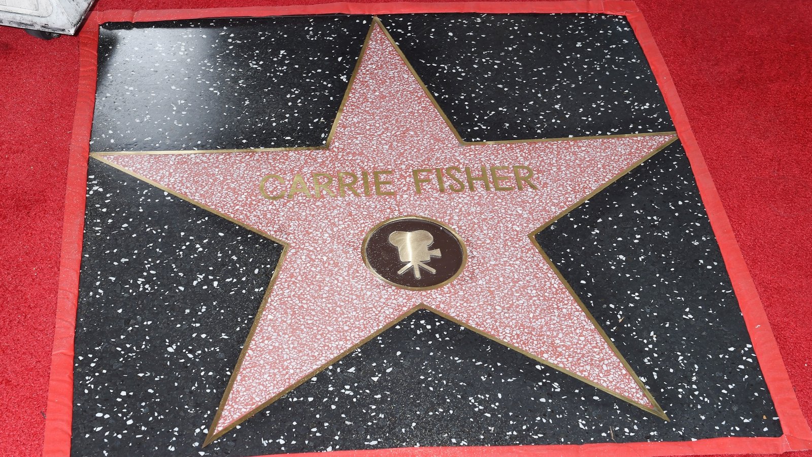 Carrie Fisher: la figlia Billie Lourd e Mark Hamill alla cerimonia per la sua stella sulla Walk of Fame (FOTO)