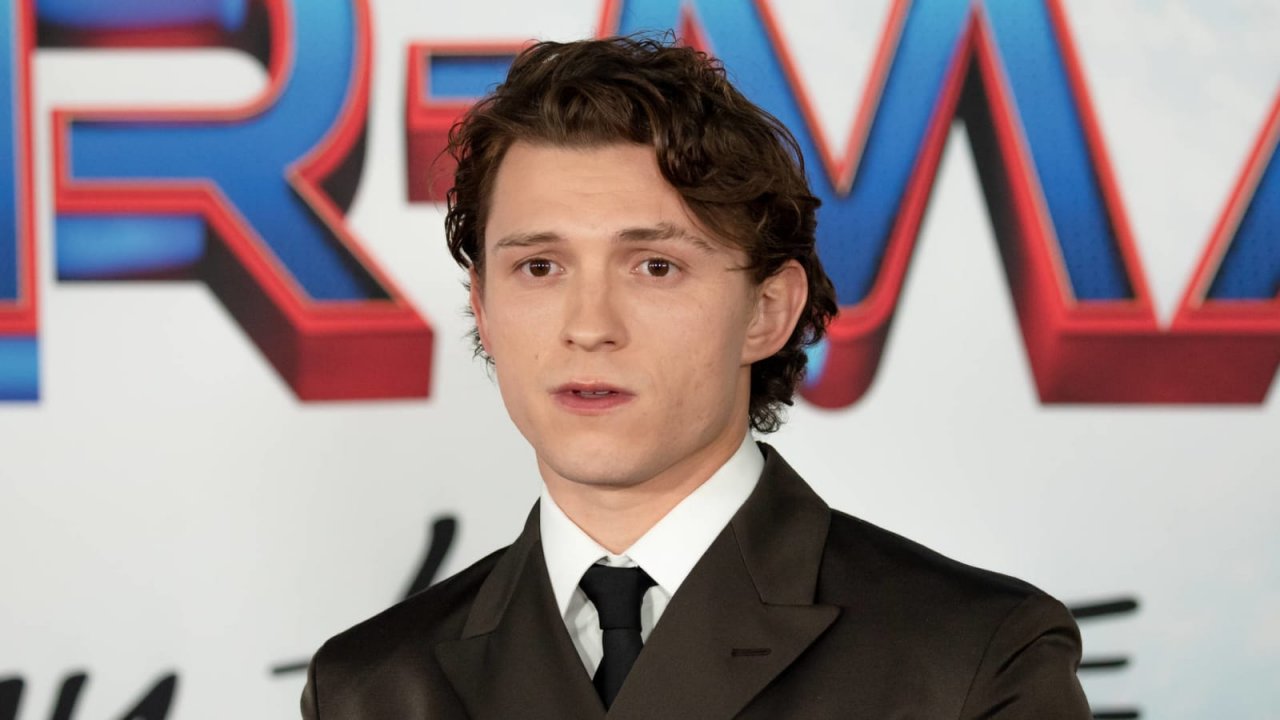 Tom Holland: il regista di Avengers: Endgame trolla l'attore per la sua tendenza allo spoiler