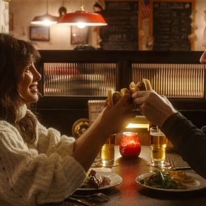 Love Again: Priyanka Chopra Jonas, Sam Heughan in una foto