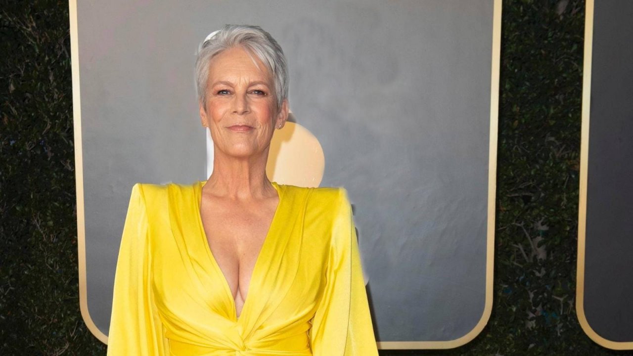 La casa dei fantasmi: Jamie Lee Curtis irriconoscibile nei panni di Madame Leota (FOTO)