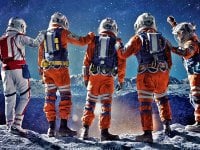 Crater, la recensione: diventare grandi nello spazio infinito