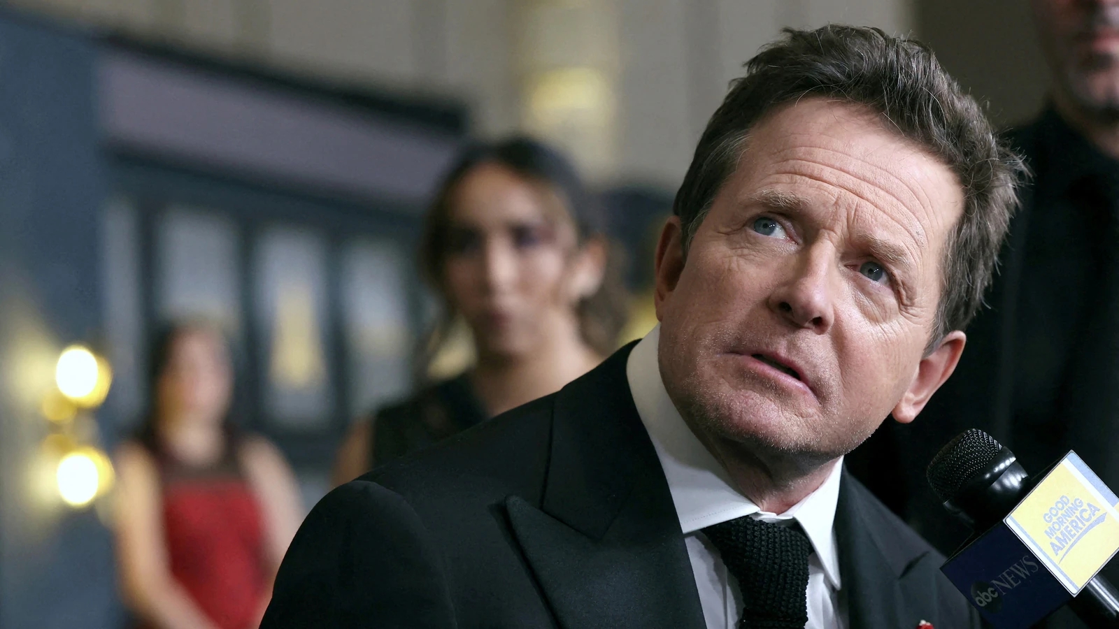Michael J. Fox: 'Prima di diventare famoso mi tuffavo nei cassonetti in cerca di cibo'