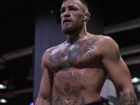 Road House, Conor McGregor commenta la scena di nudo: 'Si vede un po' troppo il mio sedere'