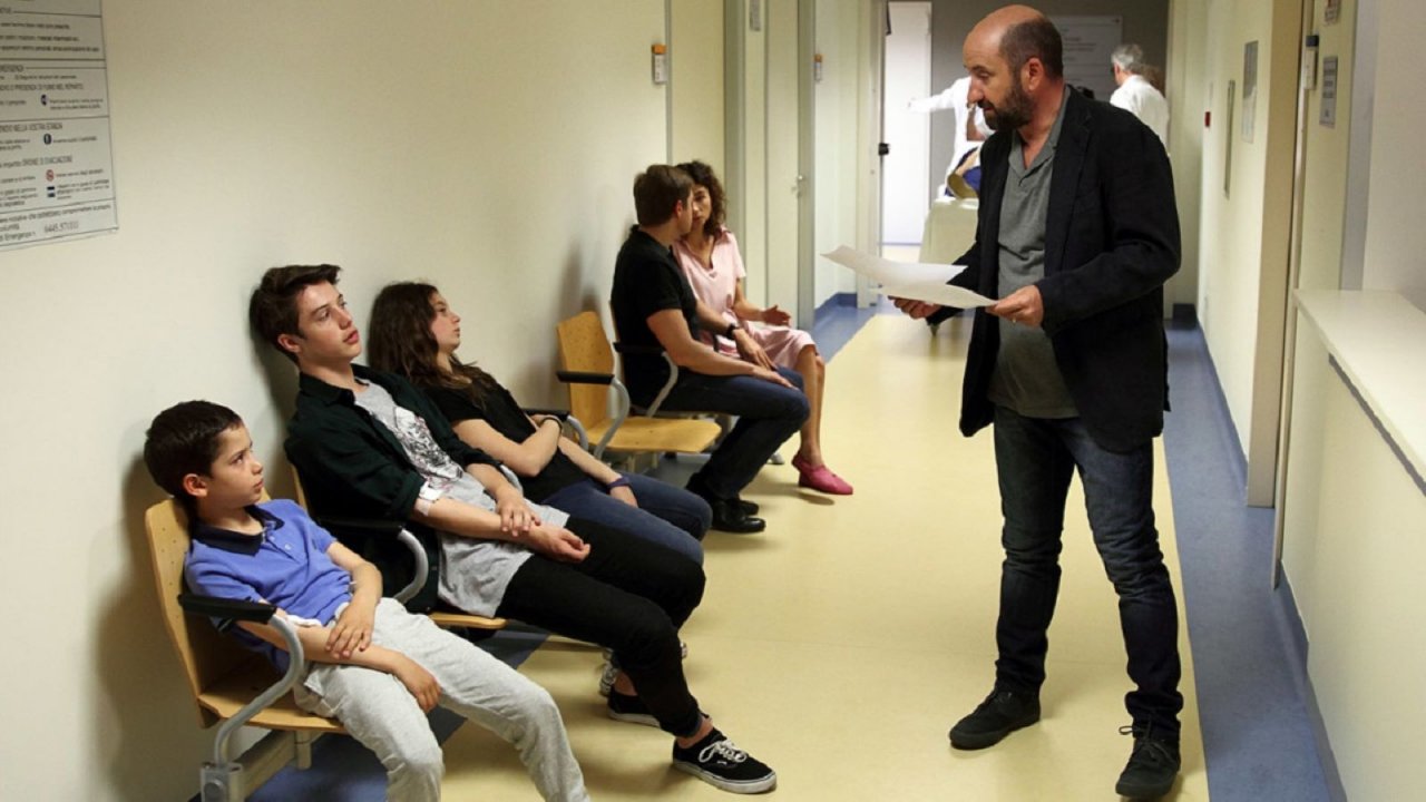 Mamma o Papà?: stasera su Canale 5: trama e cast del film con Antonio Albanese e Paola Cortellesi