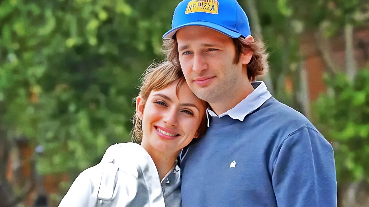 Signs of Love, Hopper Jack Penn e Zoë Bleu: 'L'amore è anche sacrificio'