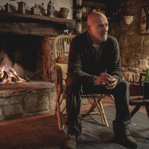 Vivere non è un gioco da ragazzi: Claudio Bisio in un momento della serie Rai