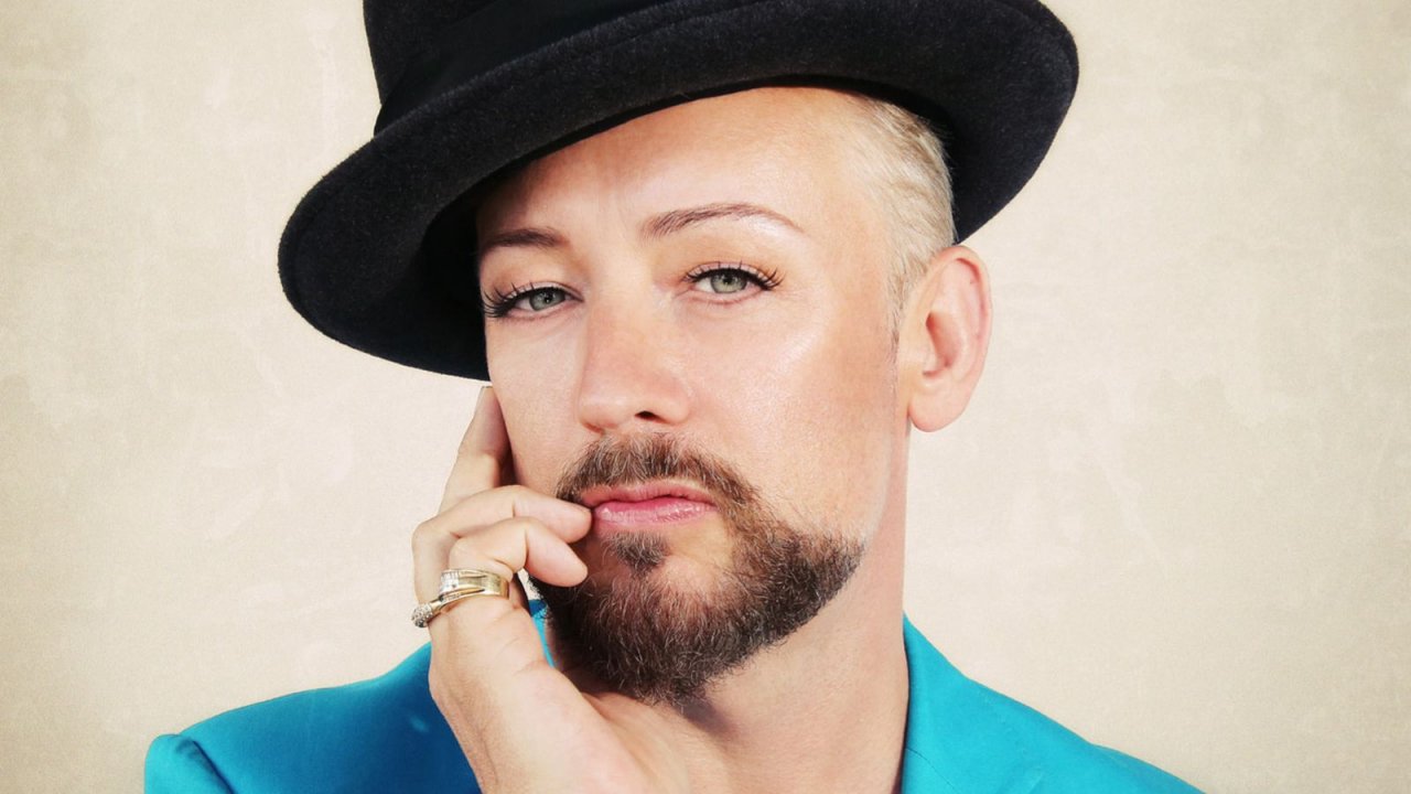 Boy George vuole recitare più spesso: 'Dovrei essere il dinosauro gay in ogni film animato'