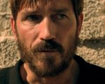 Infidel stasera su Rai 4: trama e cast del thriller politico con James Caviezel