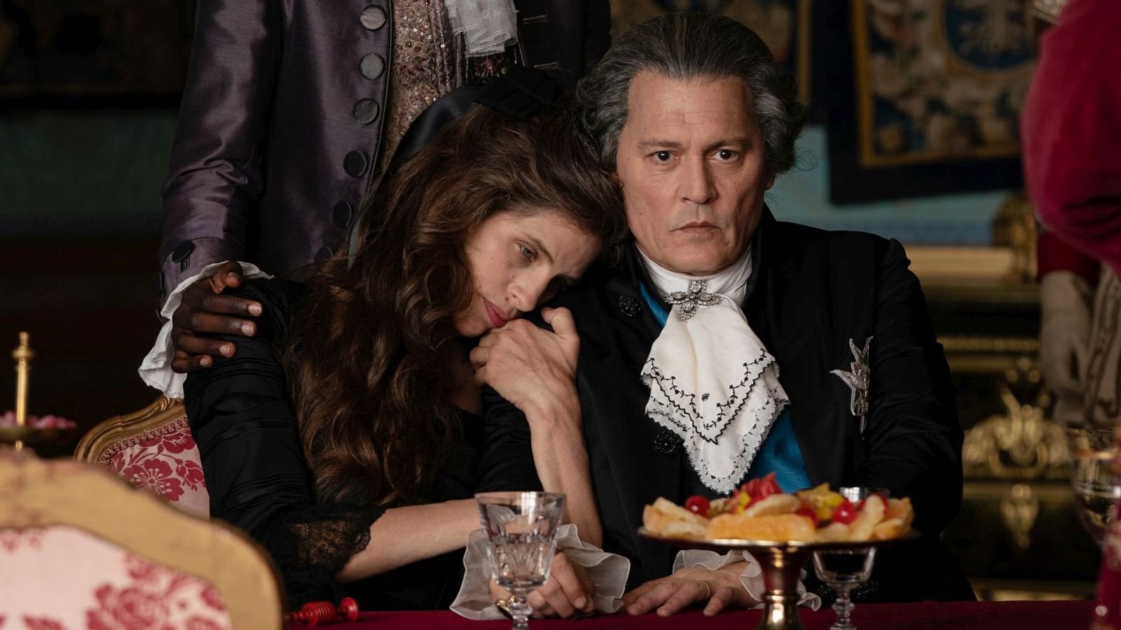 Jeanne du Barry - La favorita del re, la recensione: la Versailles pop di Maïwenn (e Johnny Depp)