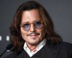 Johnny Depp sta vivendo la sindrome del nido vuoto: 'Ho un ritratto di mia figlia Lily-Rose ancora incompleto'