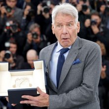 Indiana Jones e il Quadrante del Destino: la faccia di buffa di Harrison Ford con la Palma d'Oro alla carriera a Cannes 2023