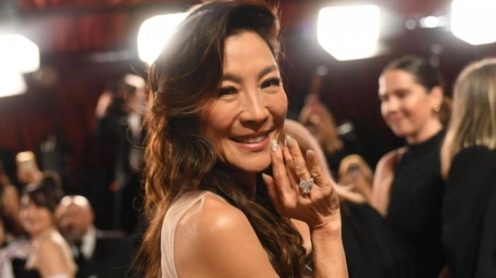 Michelle Yeoh: 'Finalmente ricevo sceneggiature dove non cercano una 'donna dall'aspetto asiatico''