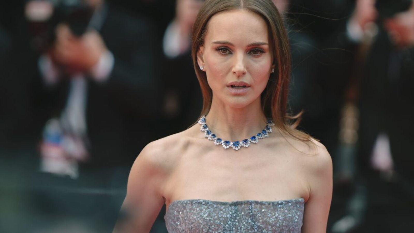 Cannes 2023, Natalie Portman: 'Anche qui ci si aspetta che le donne si comportino in modo diverso dai maschi'