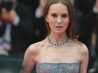 Cannes 2023, Natalie Portman: 'Anche qui ci si aspetta che le donne si comportino in modo diverso dai maschi'