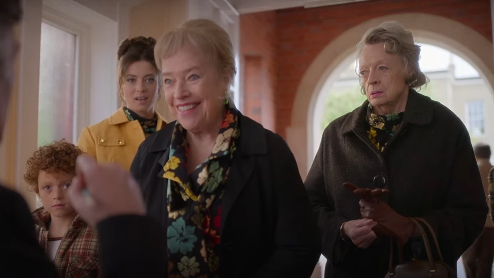 The Miracle Club: the trailer of the comedy with Maggie Smith and Kathy Bates