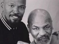 Jamie Foxx, Mike Tyson parla delle sue condizioni mediche: 'Ha avuto un ictus, non sta molto bene'