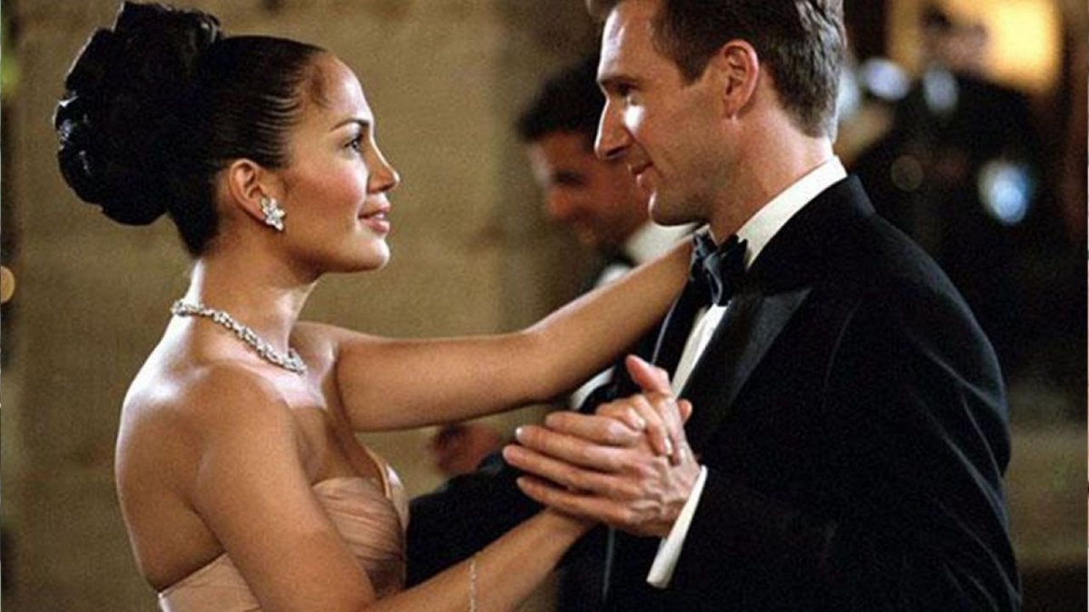 Un amore a 5 stelle stasera su TV8 trama e cast del film con Jennifer Lopez Un amore a 5 stelle stasera su TV8 trama e cast del film con Jennifer Lopez