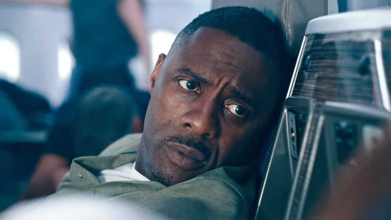 Hijack: Idris Elba su un aereo dirottato nel trailer della serie Apple TV+