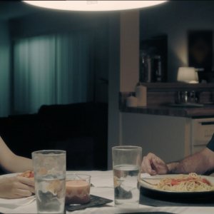 Adverse: una foto del film