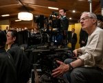 Michael Mann è entrato in studio forzando i picchetti della WGA? Il regista nega