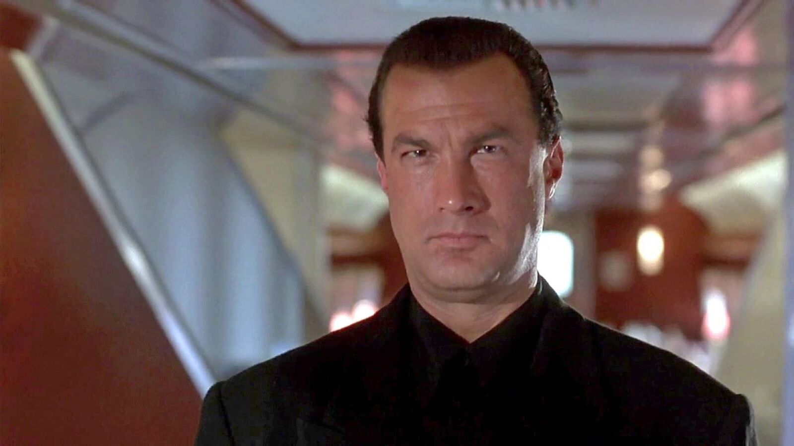 Trappola sulle montagne rocciose stasera su Rai 4: trama e cast del film con  Steven Seagal