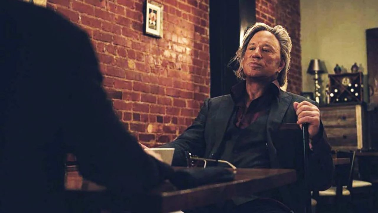 Adverse stasera su Rai 3: trama e cast del crime thriller con Mickey Rourke