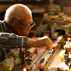 A Good Person: Morgan Freeman in una scena del film