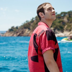 Dalla mia finestra: Al di là del mare - un'immagine