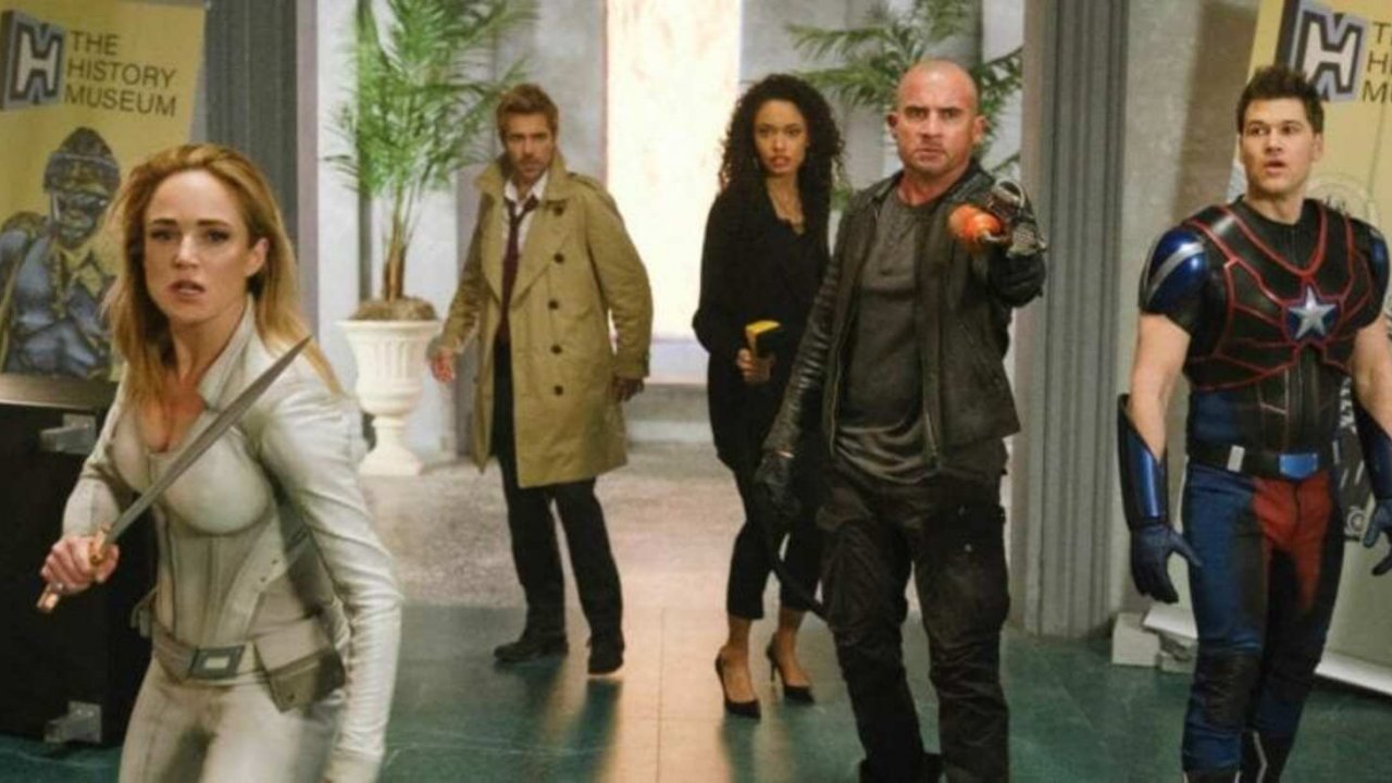 Legends of Tomorrow, una bizzarra scena della serie diventa virale dopo la conclusione di The Flash