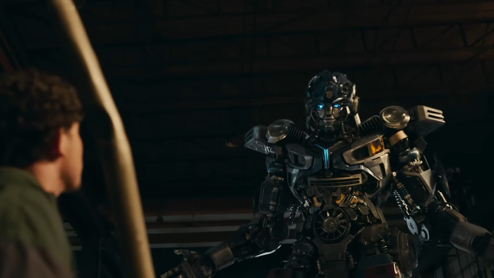 Transformers: Il Risveglio, una featurette mostra il lavoro sul set e presenta i nuovi arrivi nella saga
