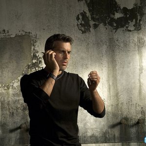 The Betrayed: Oded Fehr in una scena del film