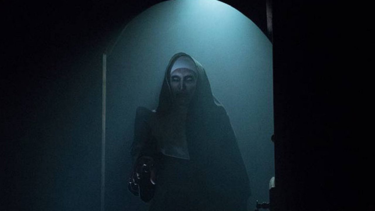 The Nun 2: Valak torna a dare la caccia a Suor Irene nelle prime immagini
