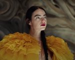Poor Things, Emma Stone protagonista del poster ufficiale del nuovo film di Yorgos Lanthimos
