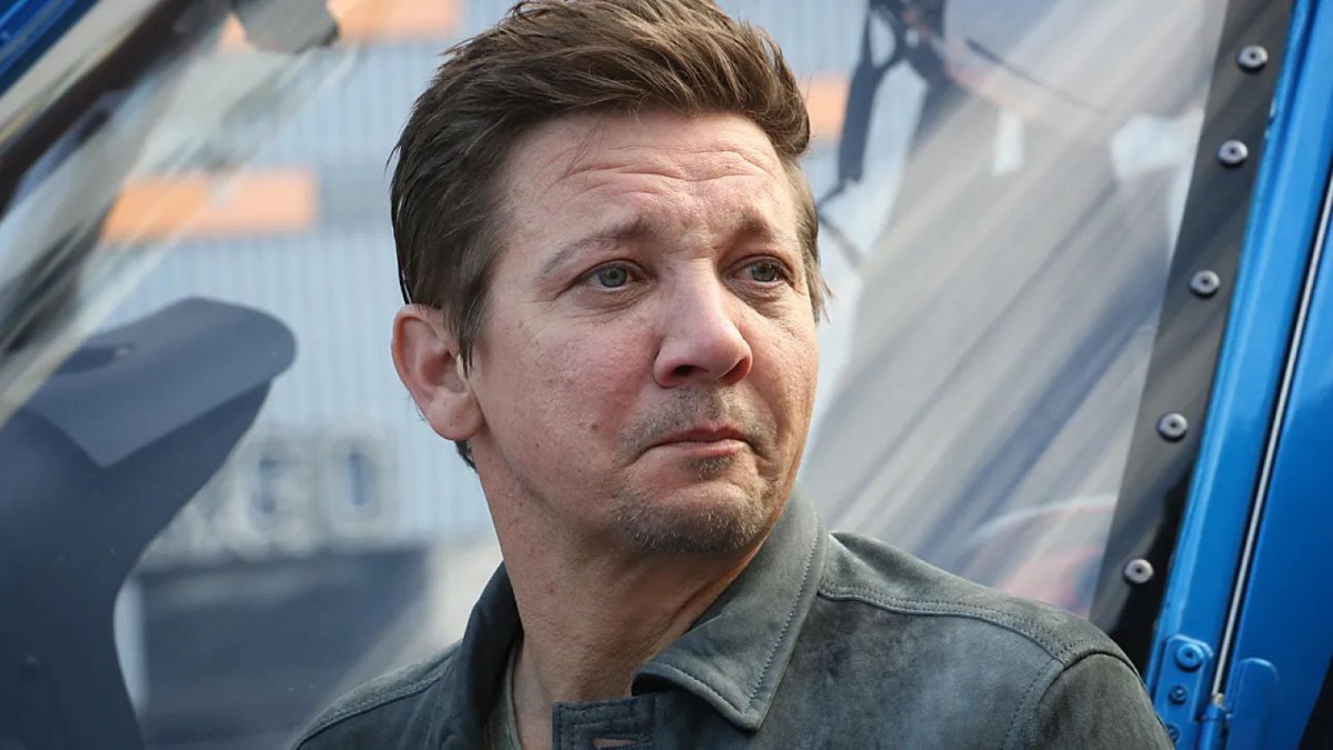 Jeremy Renner rompe il silenzio sul suo futuro nell