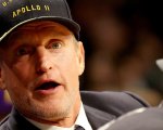Woody Harrelson ha mangiato carne sul set di Cin Cin e Ted Danson ha vomitato con lui 'per solidarietà'