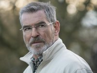 The Out-Laws: trailer per la commedia Netflix con Pierce Brosnan che cita James Bond