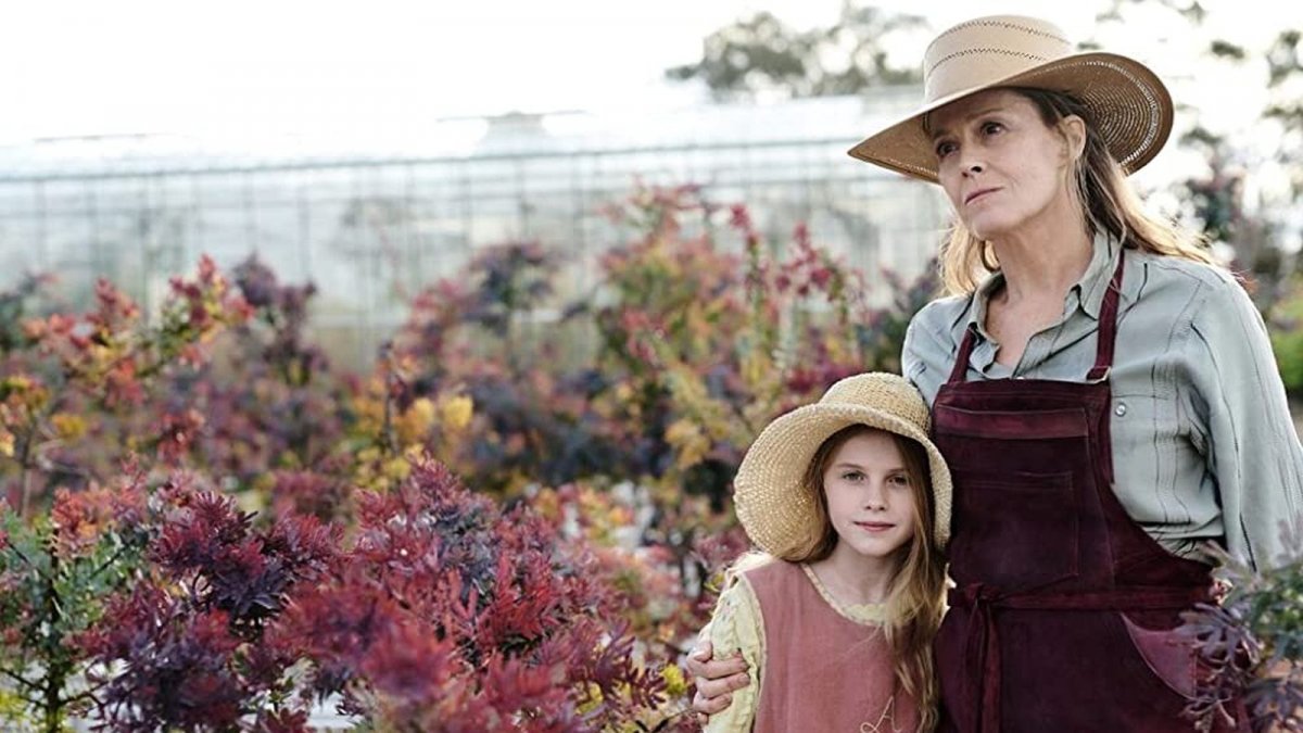 Sigourney Weaver protegge i segreti di famiglia nel teaser della serie The Lost Flowers of Alice Hart