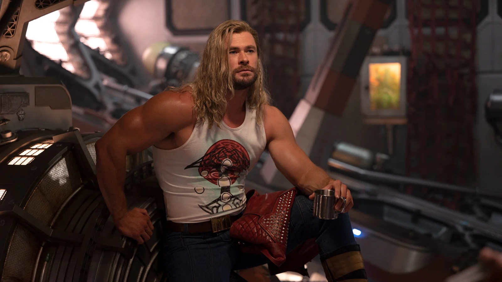 Thor: Love and Thunder, Chris Hemsworth sulle critiche: 'Ci siamo divertiti troppo ed è diventato sciocco'
