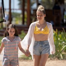 Saint X: Kenlee Townsend e West Duchovny in una scena della serie