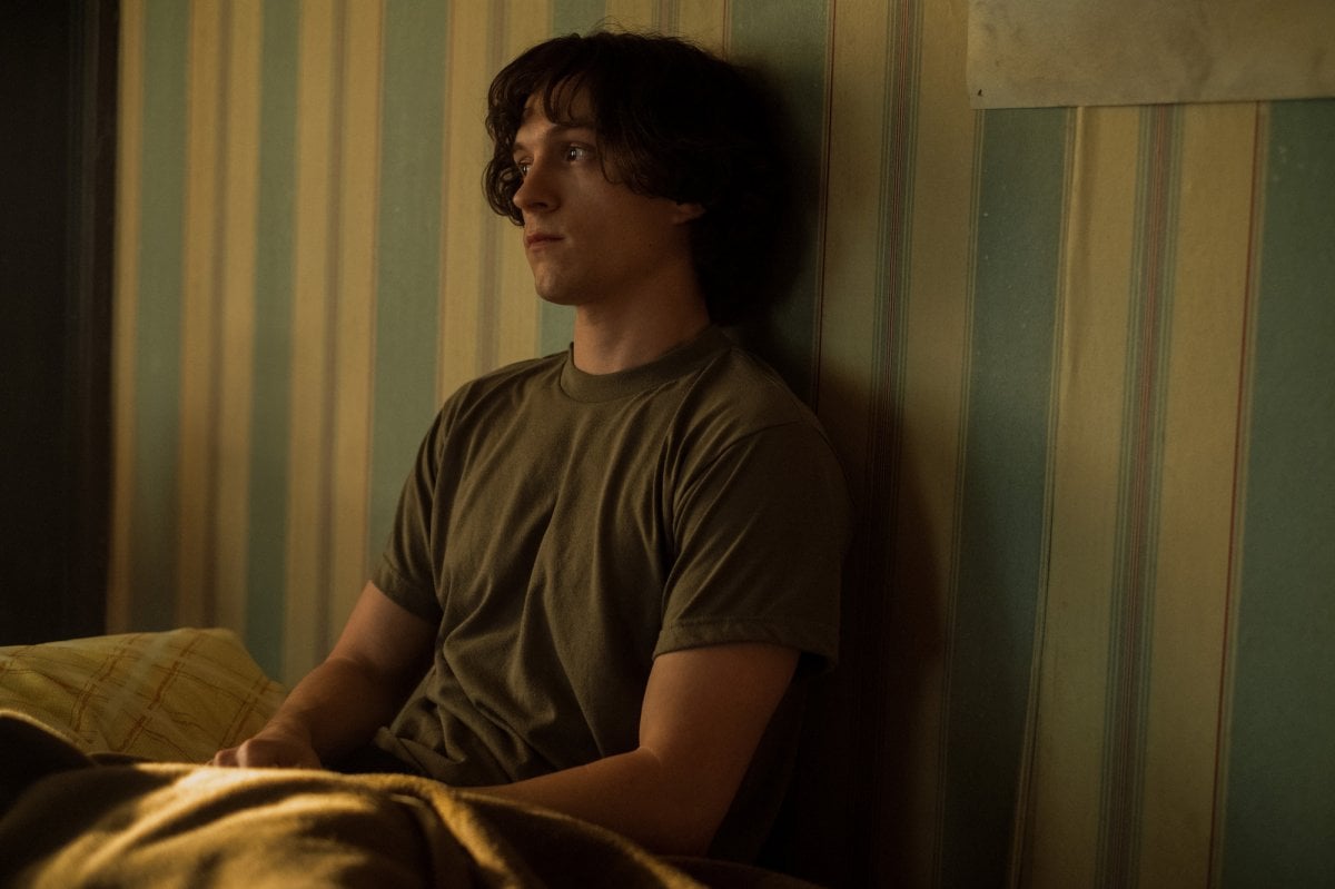 Questa serie in streaming su Prime video offre la più toccante e fisica interpretazione di Tom Holland Questa serie in streaming su Prime video offre la più toccante e fisica interpretazione di Tom Holland