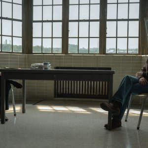 The Crowded Room: un'immagine della serie