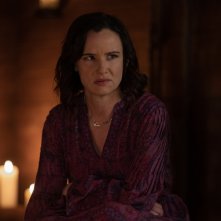 Yellowjackets 2: Juliette Lewis in una scena del finale di stagione