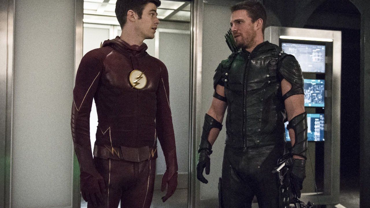 The Flash, Grant Gustin e Stephen Amell a cena insieme celebrano la fine della serie