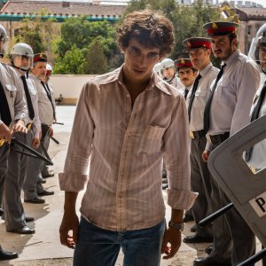 Prigione 77: Miguel Herrán in una scena del film