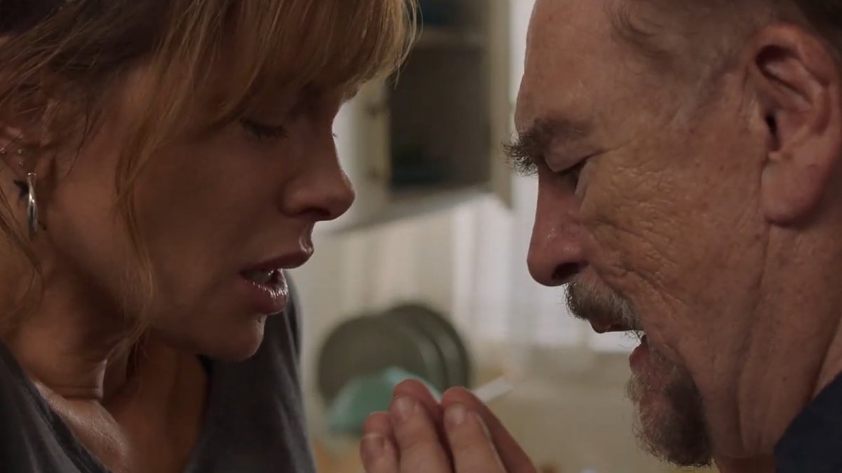 Brian Cox e Kate Beckinsale sono padre e figlia in una clip di Prisoner