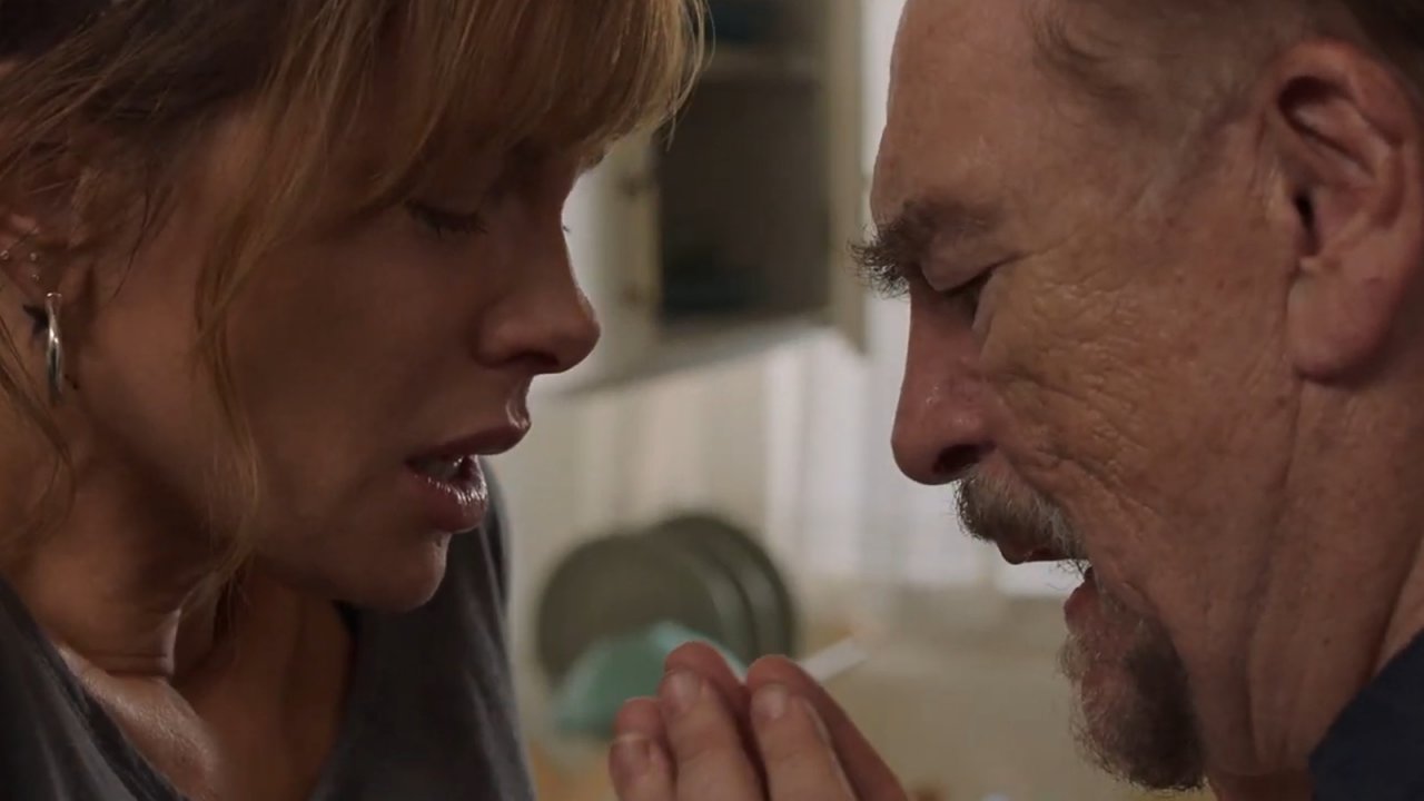 Brian Cox e Kate Beckinsale sono padre e figlia in una clip di Prisoner's Daughter