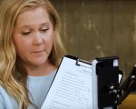Amy Schumer respinta da Jennifer Lawrence nel promo di Emergency Contact: 'Eravamo quasi amiche 10 anni fa'
