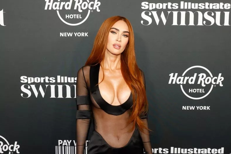 Megan Fox con in braccio il bambino